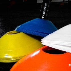 Toorx Agility Cones Set van 24 stuks - met rek - Geel/Rood/Wit/Blauw