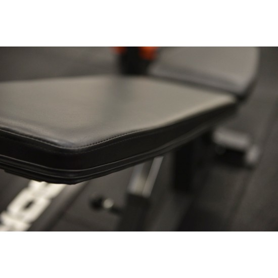 De Toorx WBX-200 trainingsbank heeft een maximale belasting van 320 kg en is verstelbaar in meerdere standen voor optimaal comfort.