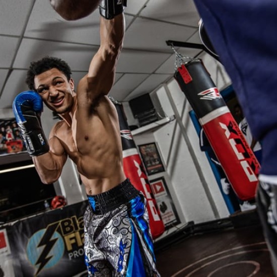 RDX BSS Satin boksbroekjes van 100% performance polyester. Ideaal voor MMA, Muay Thai en Kickboxing. Beschikbaar in blauw en rood.