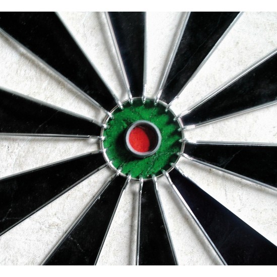 Hoogwaardig Equinox Aries dartbordset van Garlando. Inclusief 6 dartpijlen, zelfherstellende sisal en roestvrij bedrading voor optimale speelervaring.