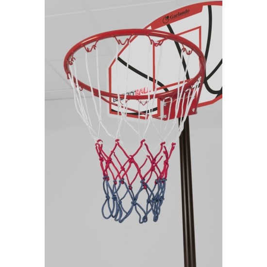 Verstelbare Garlando Saint Louis basketbalpaal met een stevig kunststof backboard en een diameter van 40 cm voor binnen en buiten gebruik.