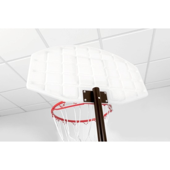 Verstelbare Garlando Saint Louis basketbalpaal met een stevig kunststof backboard en een diameter van 40 cm voor binnen en buiten gebruik.