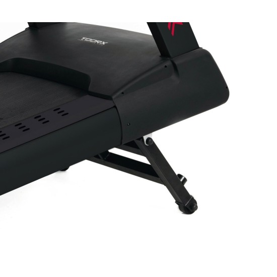 Professionele Toorx TRX-9000 EVO loopband met 6/8 pk motor, snelheden tot 25 km/h en een hellingshoek van 19%. Ideaal voor sportscholen.