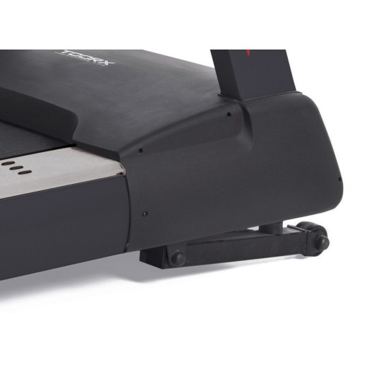 Professionele Toorx TRX-9000 EVO loopband met 6/8 pk motor, snelheden tot 25 km/h en een hellingshoek van 19%. Ideaal voor sportscholen.