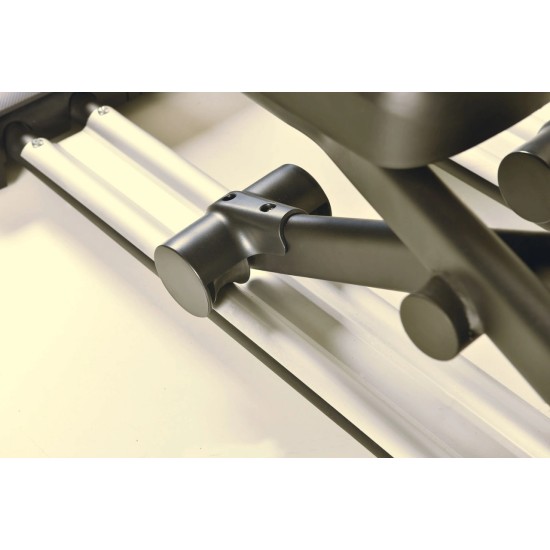 De Toorx ERX-9500-TFT Crosstrainer biedt een 10,1-inch touchscreen, 32 weerstandsinstellingen en Bluetooth-connectiviteit voor een optimale trainingservaring.