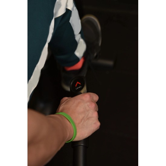 Geavanceerde Toorx Professional BRX-R9500-TFT Ligfiets met 10,1-inch TFT scherm, 32 weerstandsniveaus en diverse trainingsprogramma's voor optimale training.