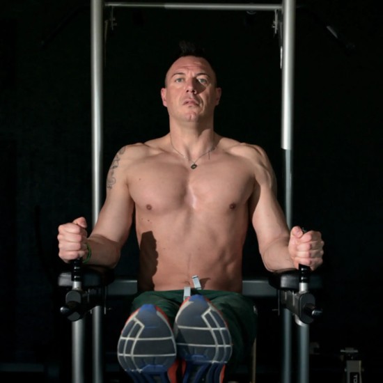 Toorx Professional WBX 2800 biedt veelzijdige krachttraining met een heavy-duty stalen frame en tot 150 kg gebruiksgewicht.