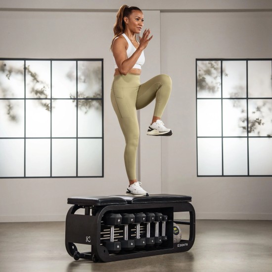 Centr Fusion Bench met verstelbare posities voor veelzijdige workouts en opbergruimte voor dumbbells, ideaal voor thuisgym.