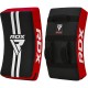 Ontdek de RDX Kick Pad Stootkussen met dubbele schokabsorptie, duurzame Maya Hide™ leer en comfortabele grip voor vechtsport training.