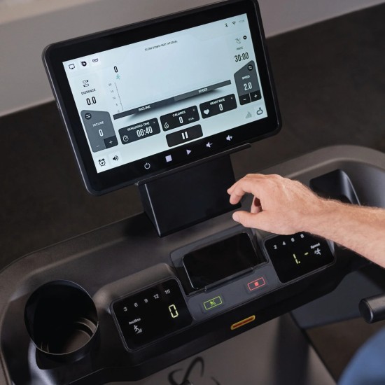 Ervaar topprestaties met de Inspire T7s Loopband. Uitgerust met een 15,6-inch touchscreen en 25-programma's voor optimale workout-ervaring.