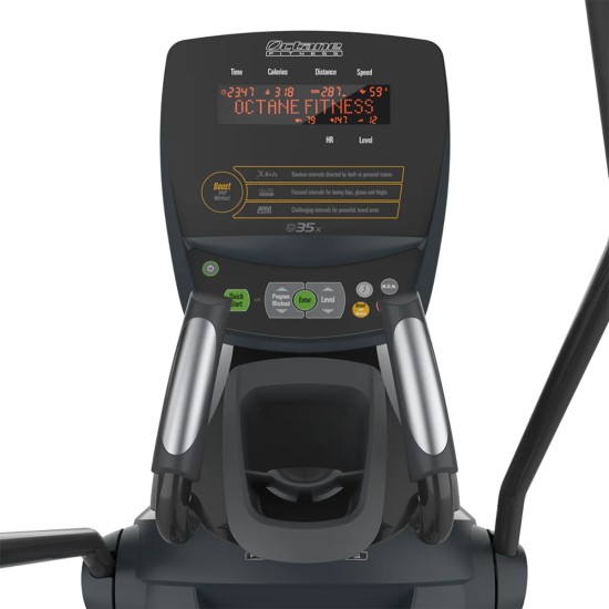 Octane Q35X Crosstrainer biedt unieke ergonomic voor bovenlichaam, realistische hardloopbeweging en diverse trainingsprogramma's voor een volledige lichaamstraining.