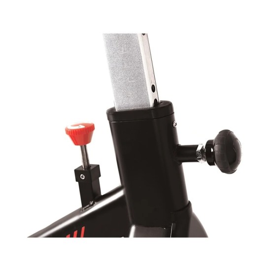 Professionele Toorx spinningbike met 24kg vliegwiel, geschikt voor commercieel gebruik. Uitgerust met SPD pedalen, sterke constructie en digitale console.