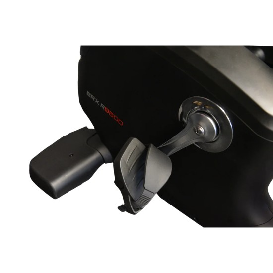 Geavanceerde BRX-R9500 ligfiets met zelfgenererend vermogen, 32 weerstandsniveaus en een ergonomische ontwerp voor comfortabele training.