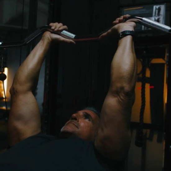 Inspire Dual Hook Curl Bar voor bovenlichaam oefeningen met 180 kg maximale belasting en rotatable uiteindes. Perfect voor functionele trainers.