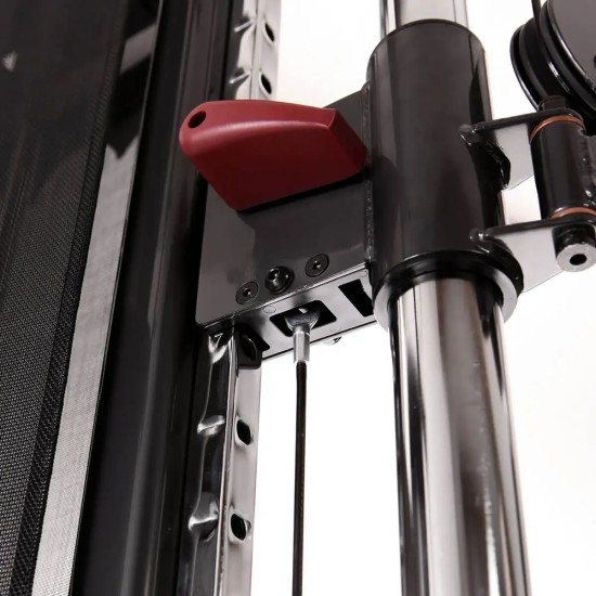 De Inspire FT1 is een professioneel krachtstation voor kabeltrainingen met twee gewichtstapels van 75 kg en meer dan 50 oefeningen.