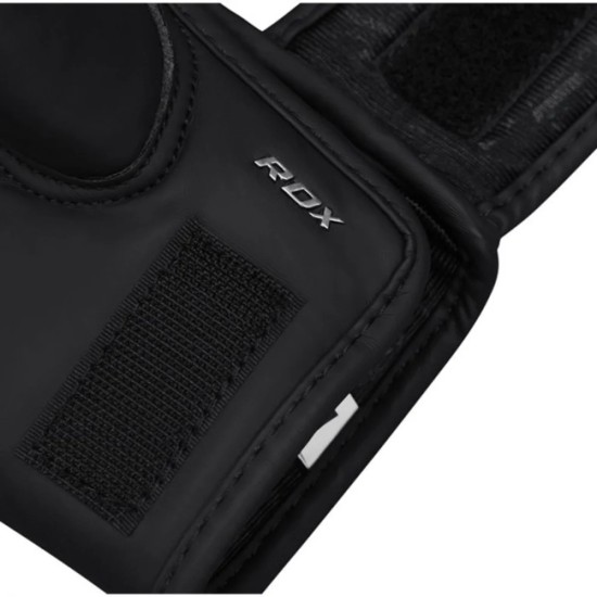 Ontdek RDX Sports MMA Grappling Gloves F15 Noir, met C-3 padding en D. Cut palm voor optimale grip en zweetafvoer.