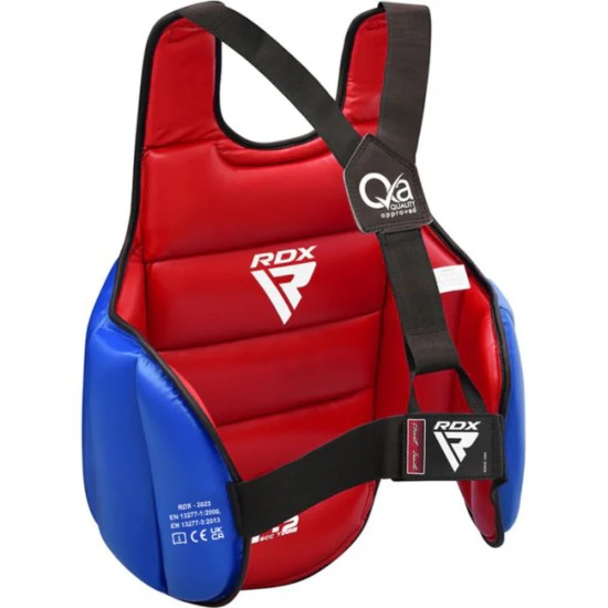 Ervaar ultieme bescherming met de RDX T2 borstbeschermer. Lichtgewicht, comfortabel en ideaal voor boksen of MMA. Verkrijgbaar in rood en blauw.