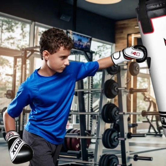 Stevige en comfortabele RDX bokshandschoenen voor kinderen, met schokabsorptie en vochtafvoer, perfect voor training.