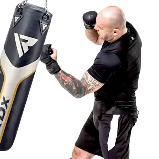 Ontdek de RDX Sports MMA Sparring Handschoenen met innovatieve ventilatietechnologie en duurzame materialen voor optimale bescherming.
