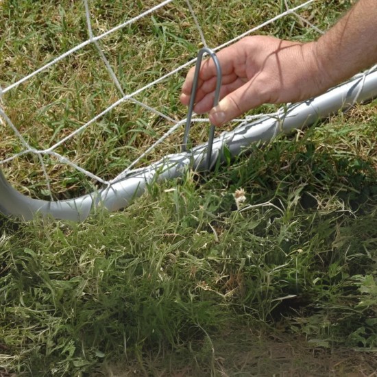 Middelgroot voetbaldoel met targetwand voor training. Eenvoudig op te bergen en mee te nemen. Sterk stalen frame, inclusief opbergtas.