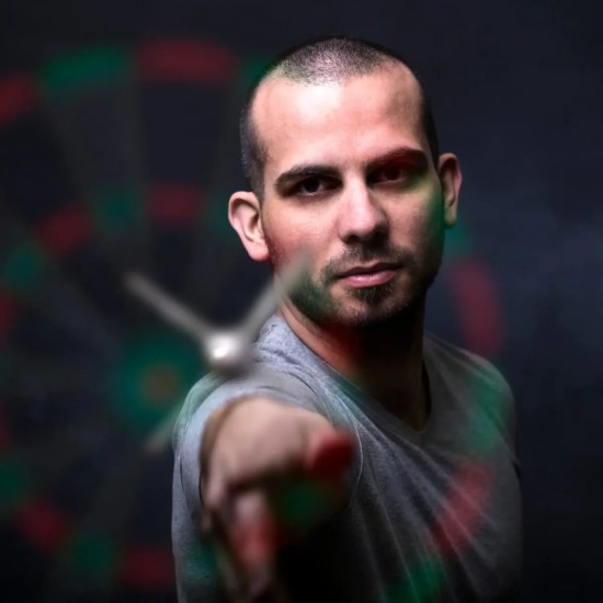 Garlando Elektronisch Dartbord Sirius biedt 24 spellen en uitgebreide functies voor een geweldige dartervaring, inclusief voice begeleiding en 6 darts.