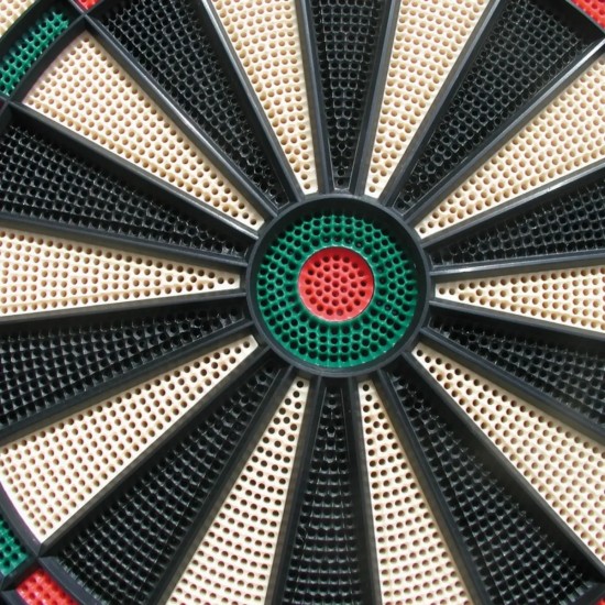 Garlando Elektronisch Dartbord Sirius biedt 24 spellen en uitgebreide functies voor een geweldige dartervaring, inclusief voice begeleiding en 6 darts.